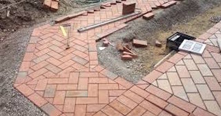 Укладка тротуарной плитки в Ярцеве в октябре