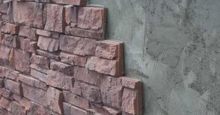 Качественная отделка цоколя фундамента снаружи в Ярцеве в октябре